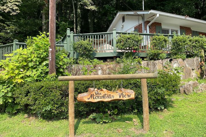 Mountain Aire Cottages Inn & Glamping