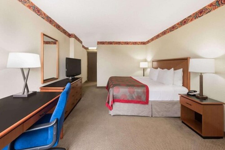 Room 13 of 22