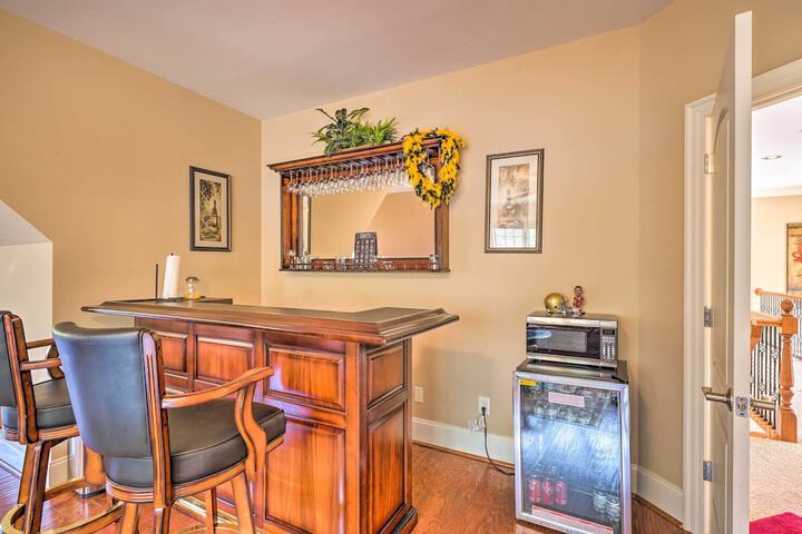 Luxury Estate: Game Room & Pickleball Court