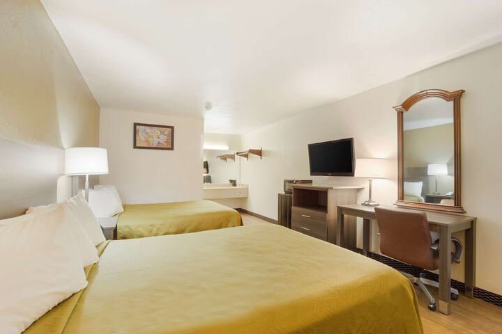 Room 19 of 29