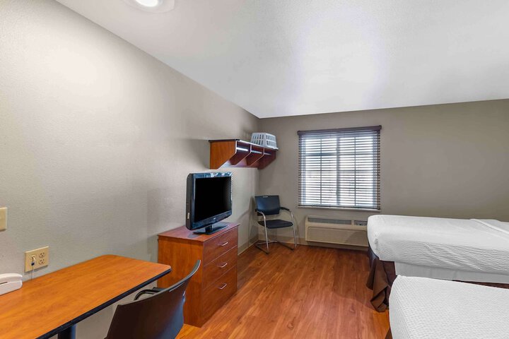 Room 18 of 32