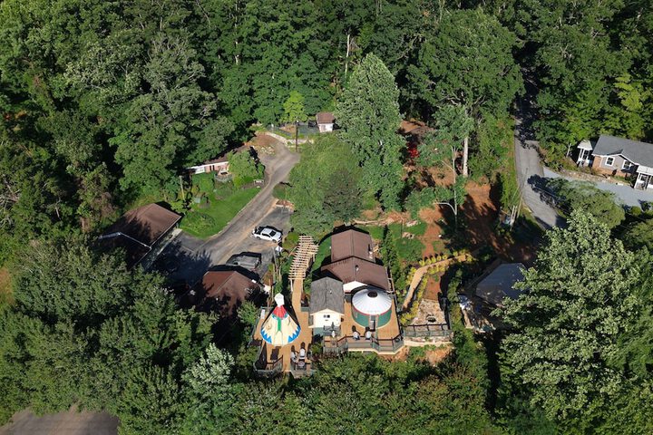 Mountain Aire Cottages Inn & Glamping