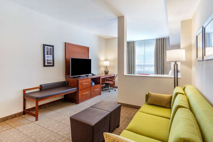 Room 9 of 33
