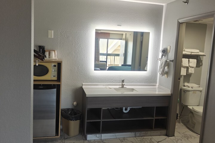 Room 44 of 50