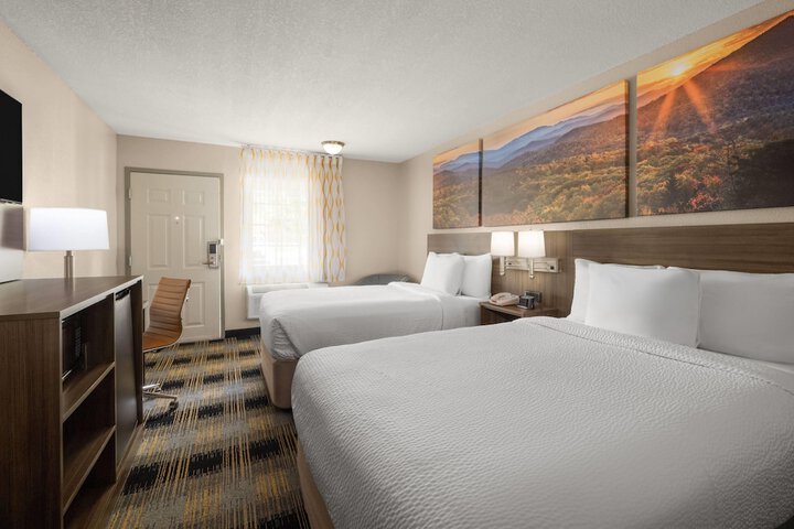 Days Inn by Wyndham Canton