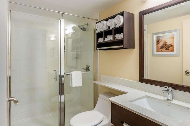 Room 32 of 58