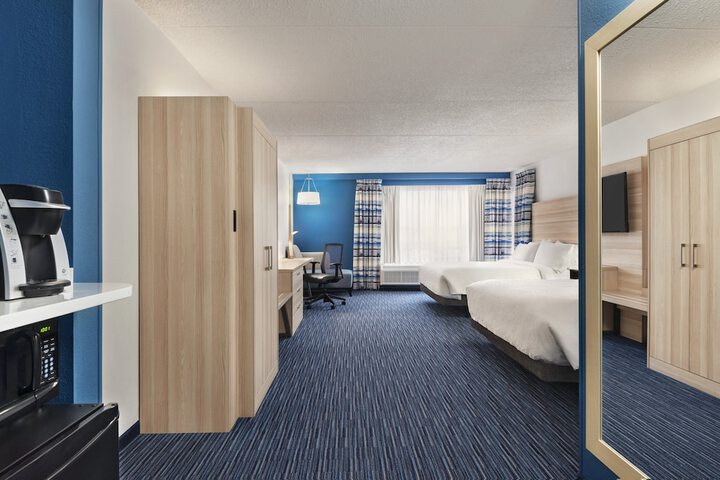 Room 14 of 33