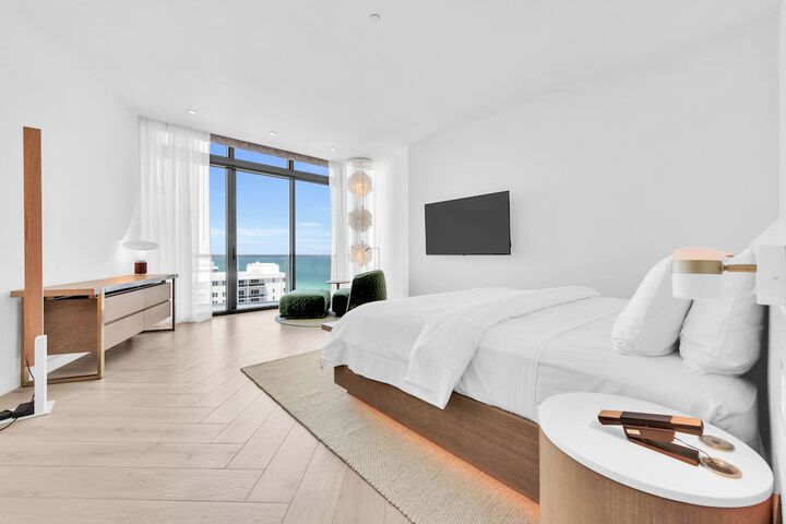 W South Beach
