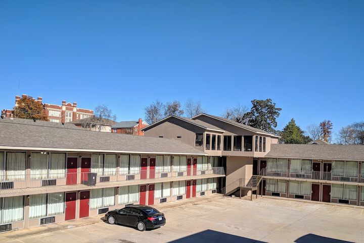 Hotel 5 of 41