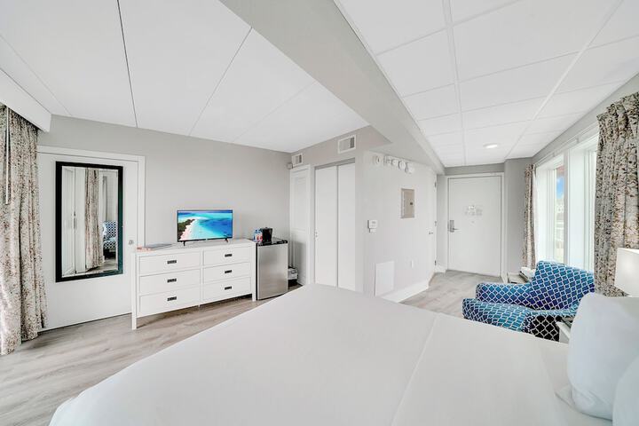 Montreal Beach Resort