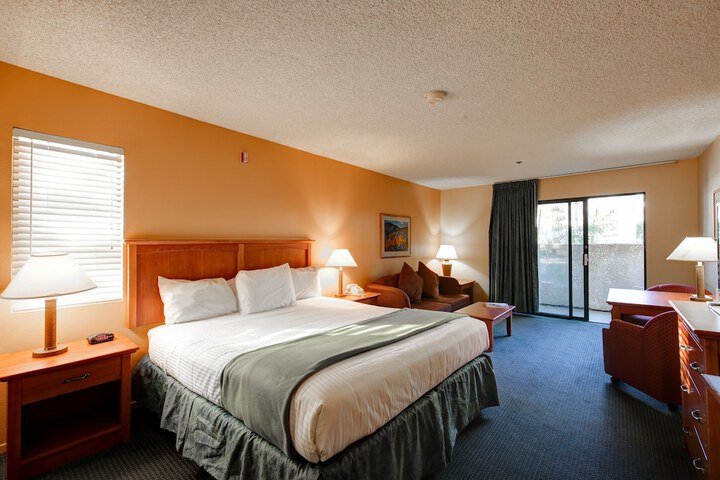 Room 47 of 143