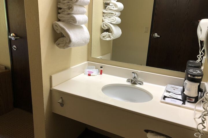 Room 61 of 76