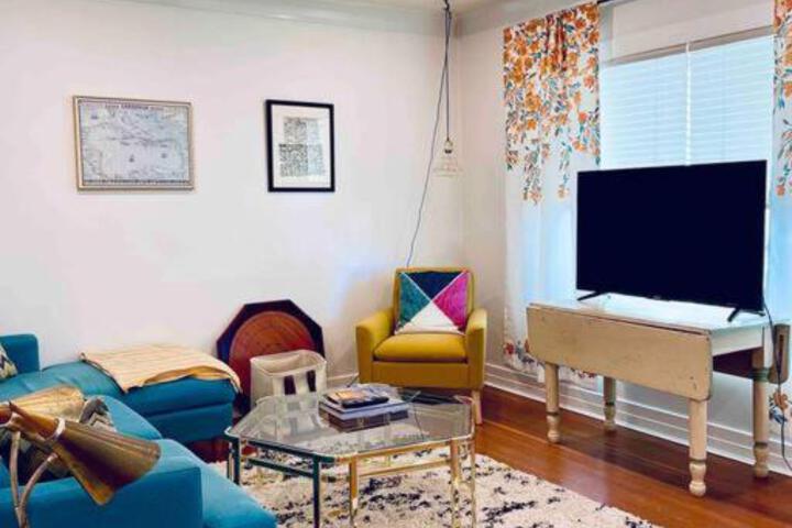 2-Bedroom Suite in the Heart of Downtown