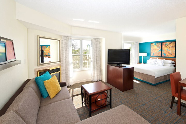 Room 22 of 34