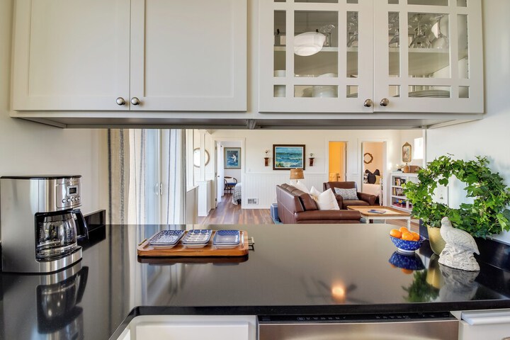 Beachfront Bandon Vacation Rental w / Ocean View!