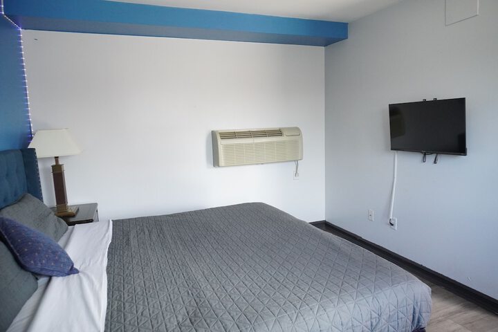 Room 14 of 24