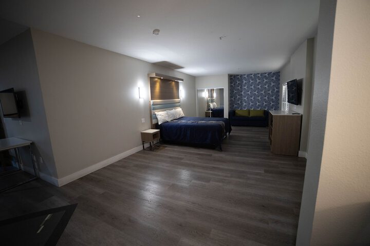 Room 29 of 67