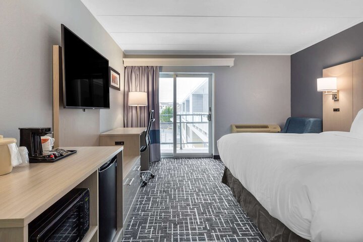 Room 30 of 58