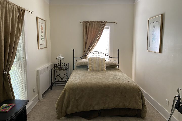 Room 52 of 65