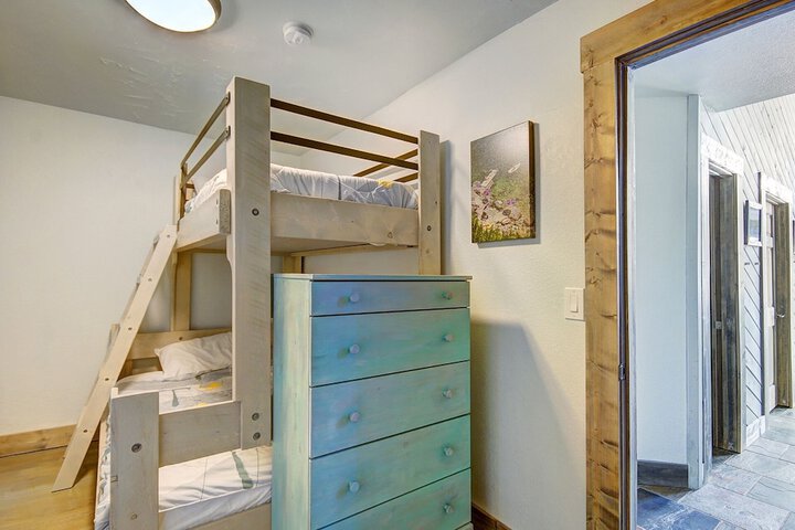 Room 11 of 34