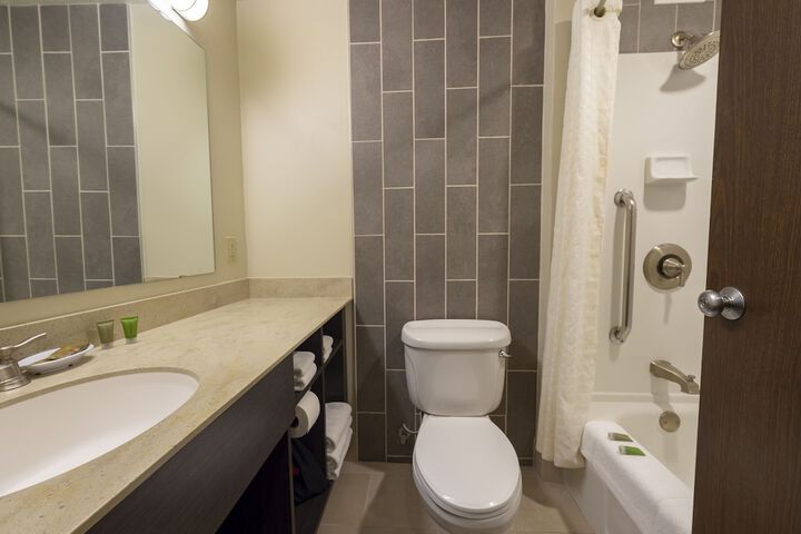 Room 15 of 36