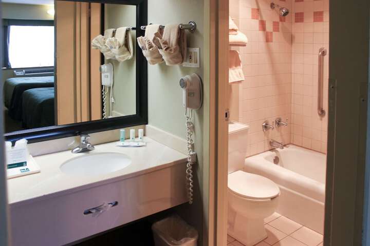 Room 18 of 37