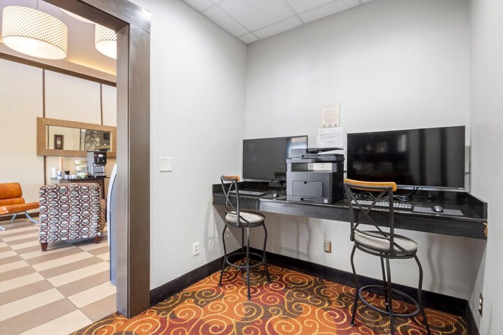 Quality Suites Hickory South