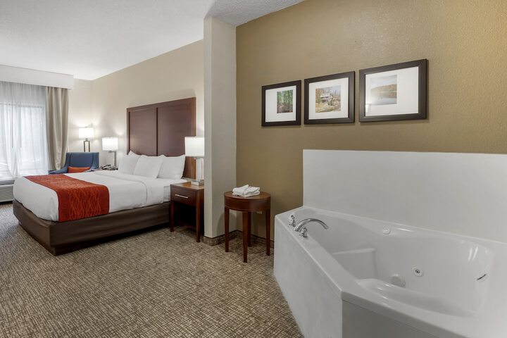 Room 10 of 27