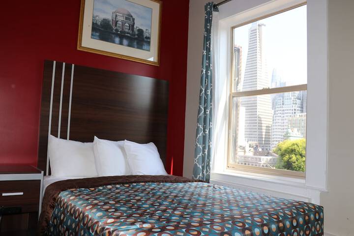 Room 48 of 82
