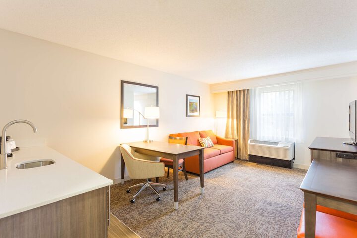 Room 33 of 42