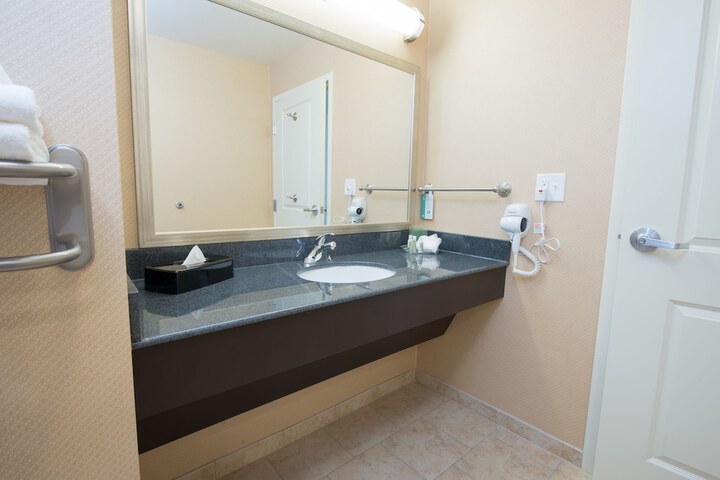 Holiday Inn Bismarck by IHG