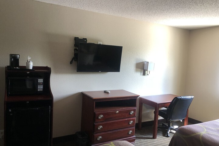 Room 28 of 45