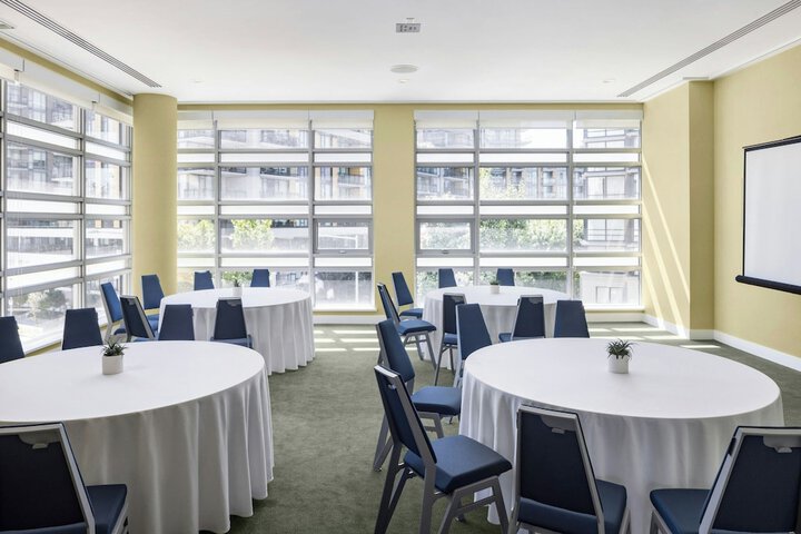 The Westin Wall Centre Vancouver Airport