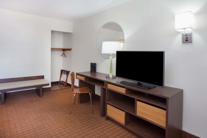Room 12 of 13