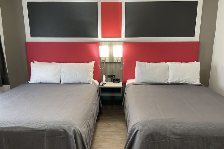 Room 9 of 25