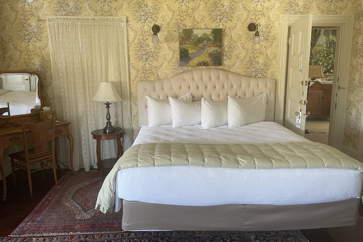 Moseley Cottage Inn & Town Motel