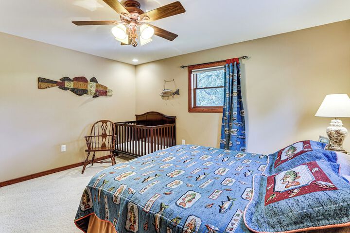 Spacious Edgerton Home w / Private Beach & Views!