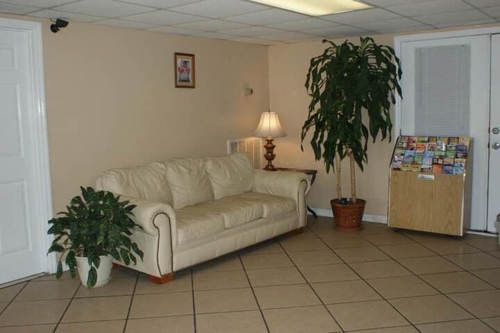 Patriot Inn - Register