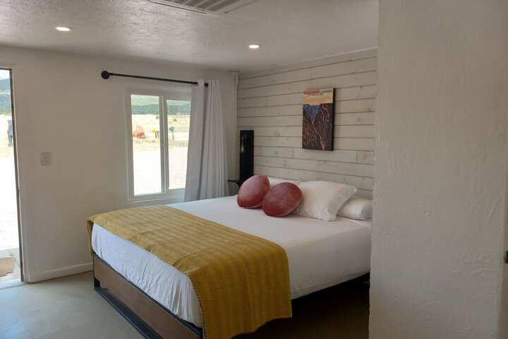Room 25 of 38