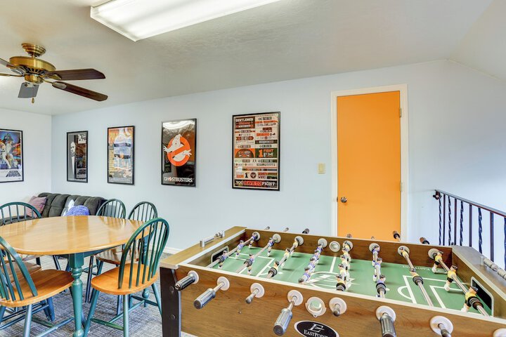 Lakefront Home w / Game Room Kayaks, & Fire Pit