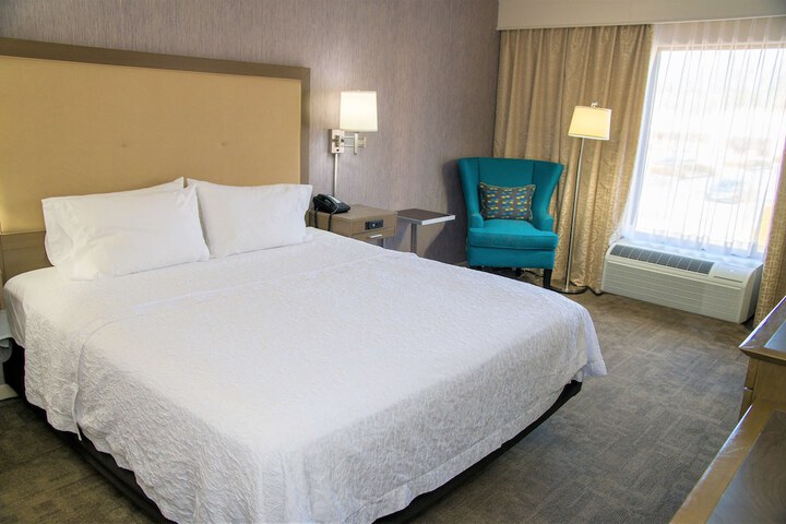 Room 9 of 37
