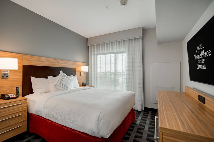 Room 16 of 28