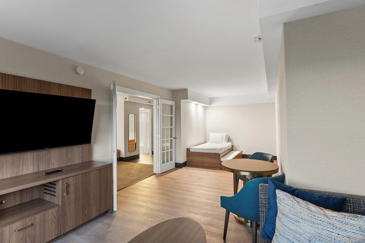Holiday Inn Niagara Falls State Park Entry by IHG