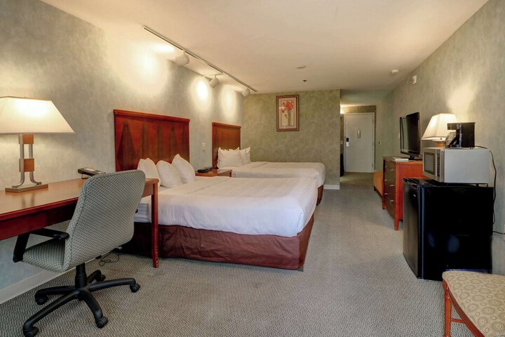 Room 72 of 142