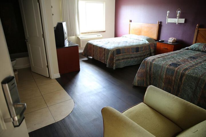 Room 18 of 34