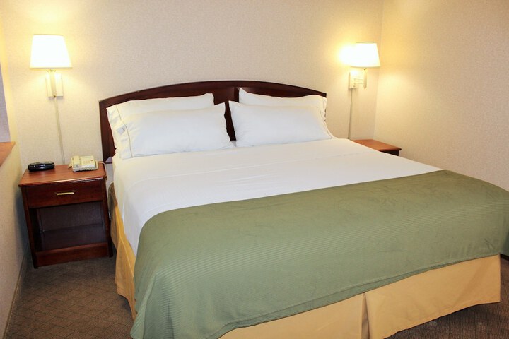 Room 35 of 75