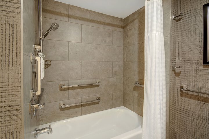 Embassy Suites by Hilton Detroit Metro Airport