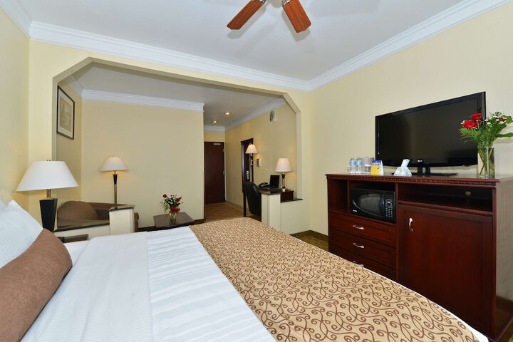 Room 16 of 27