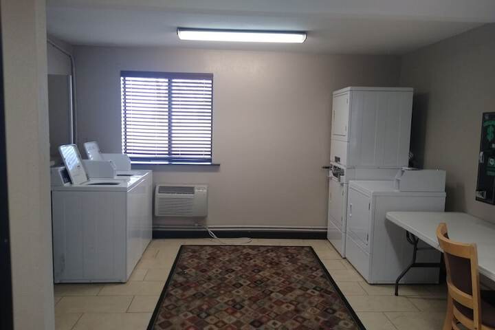 Room 11 of 28