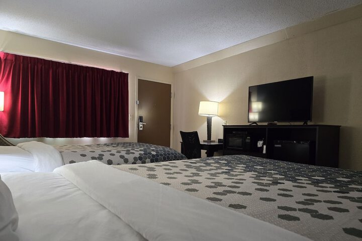 Econo Lodge Inn & Suites Mason City - Clear Lake